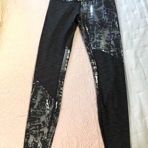 Lululemon Wunder Under high rise tight.